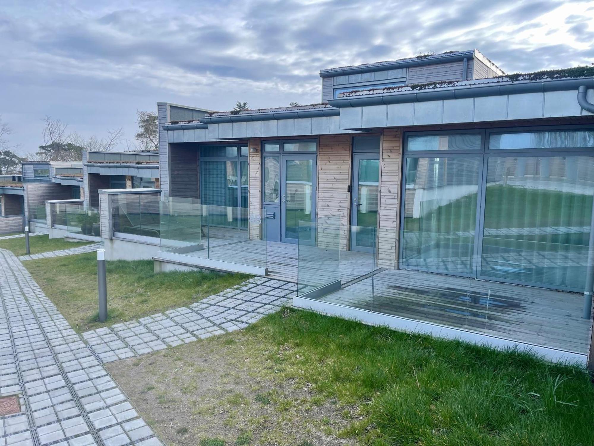 Nybygget Hus I Svaneke Taet Pa Klipper, Skov Og Hav Exteriér fotografie